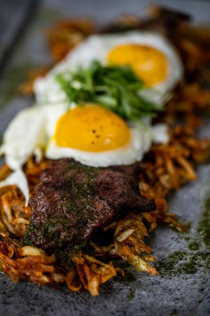 Guararé steak and eggs
